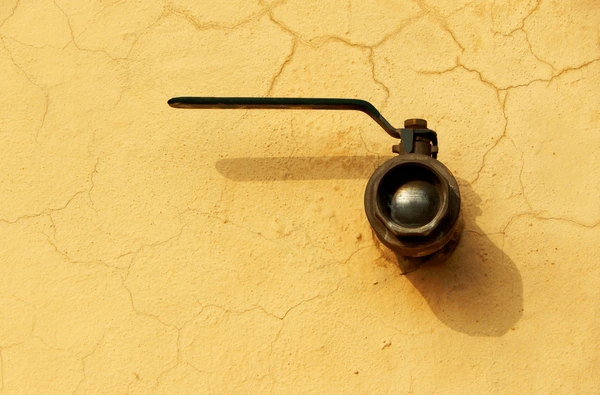 شیر دسته گازی